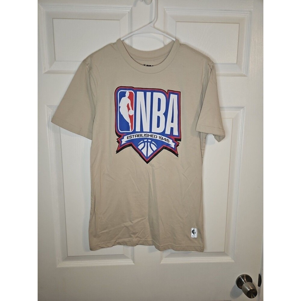 NBA T-Shirt Mens S Small Tan Short Sleeve Crew Neck Center Court NBA Basketball